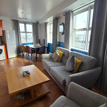 Cool Dockland Apt, Sleeps 5, With Parking Appartamento Galway